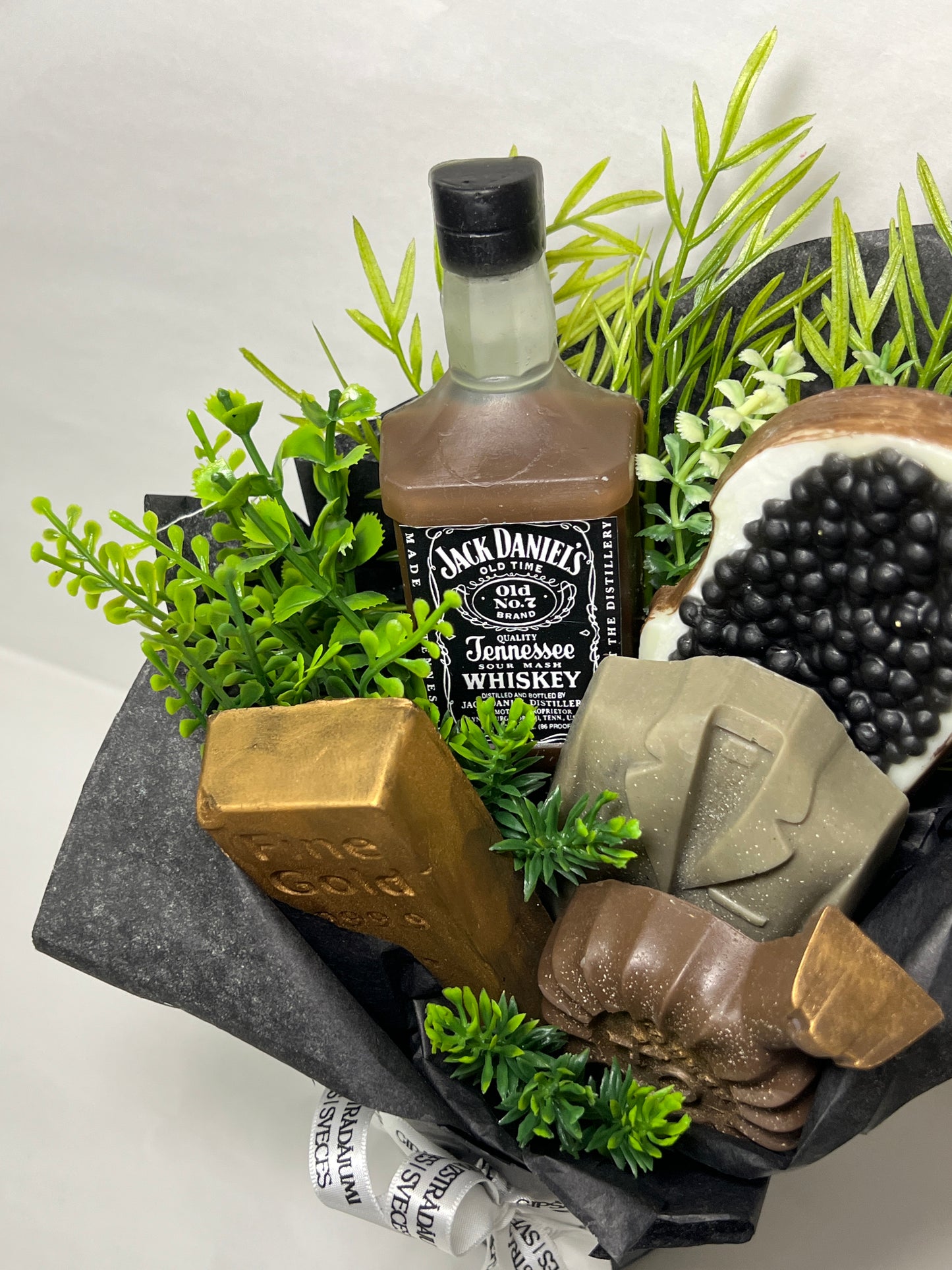 ziepju pušķis “Vīriešu” ar Jack Daniel's un sviestmaizi ar ikriem