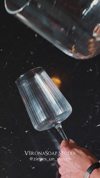 MASTERCLASS – 3D PAINTING WITH EPOXY RESIN AND BROKEN GLASS